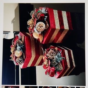 Beautiful Red & Gold ribbon holiday box set